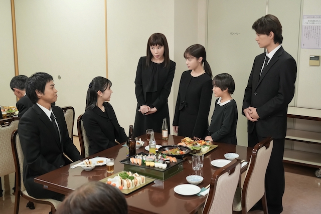 『おむすび』第105話、永吉の葬儀の画像