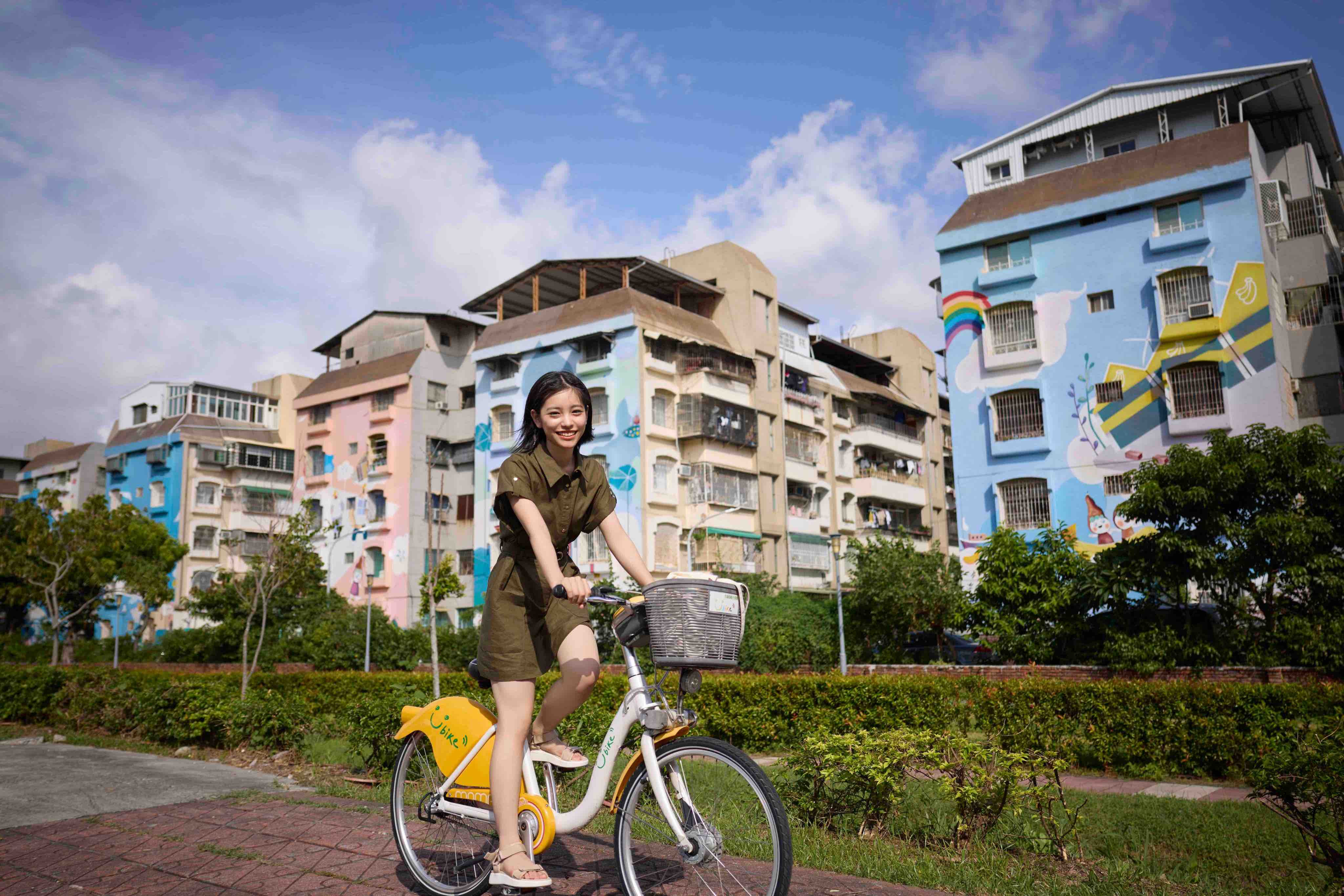 當真あみ1st写真集、特典ポストカード解禁の画像