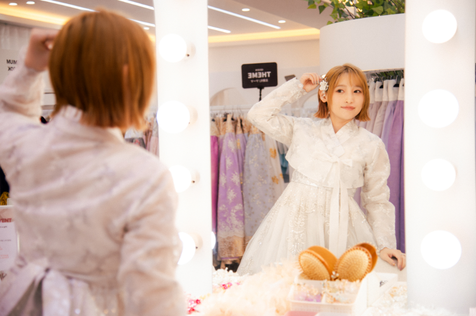 南條愛乃、オール撮り下ろしフォトブック発売への画像