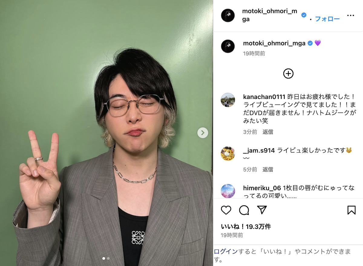 ミセス、個性際立つ衣装のオフショの画像