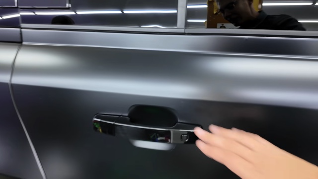 ユージ、愛妻に人気SUVをプレゼント　の画像