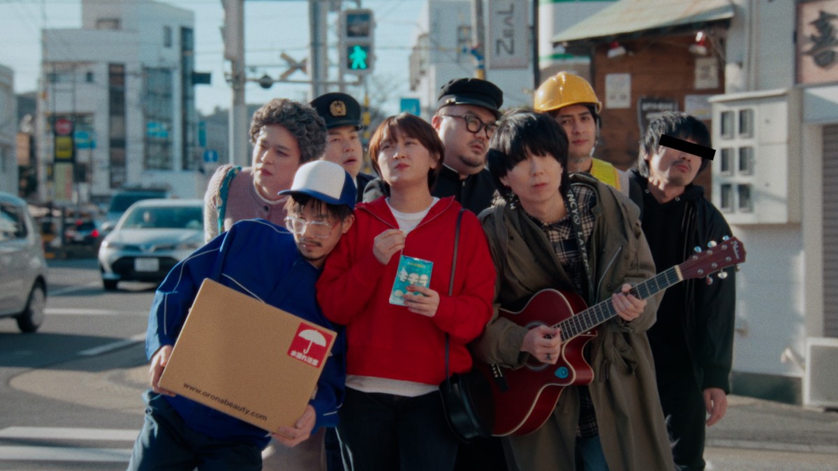 礼賛、春日井製菓『モチラ』とのMV風コラボムービー公開 メンバーや