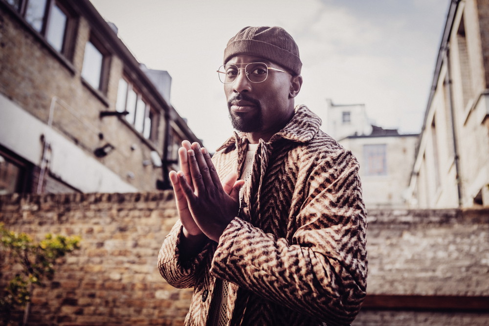 アレクシス・フレンチ、ビルボード公演開催