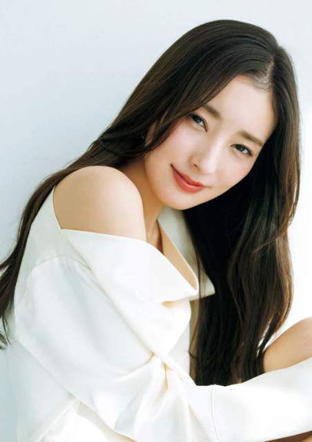 豪華モデルが表紙を飾る『andGIRL』春号発売の画像