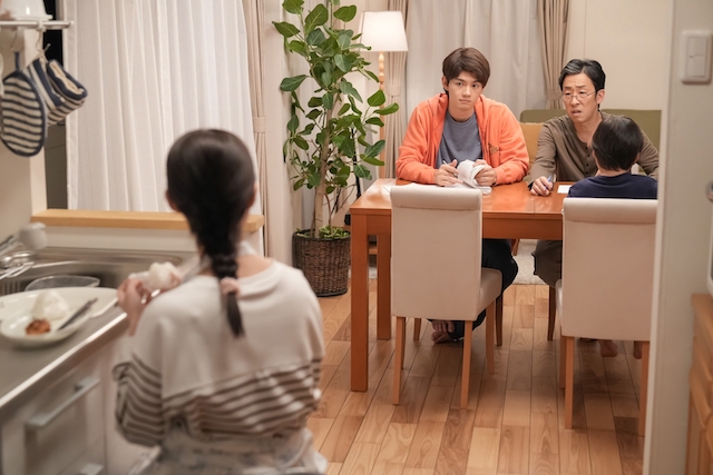 『おむすび』第113話、歩の商品が爆売れの画像