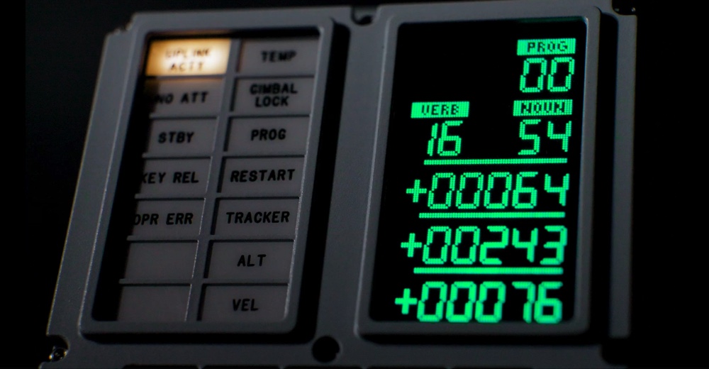 アポロ11号で使われたコンピュータが腕時計にの画像
