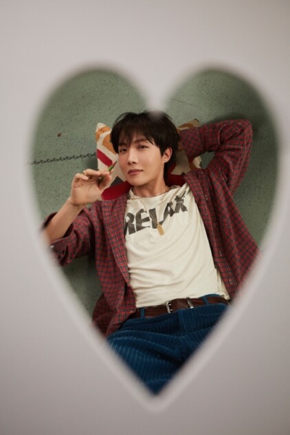 BTS J-HOPE、今年中に新曲2曲を追加リリース NYポップアップの写真も