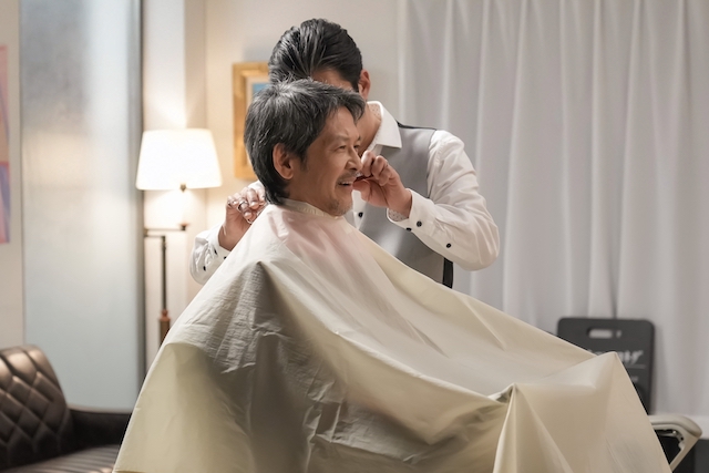 『おむすび』第119話、聖人が孝雄を散髪の画像