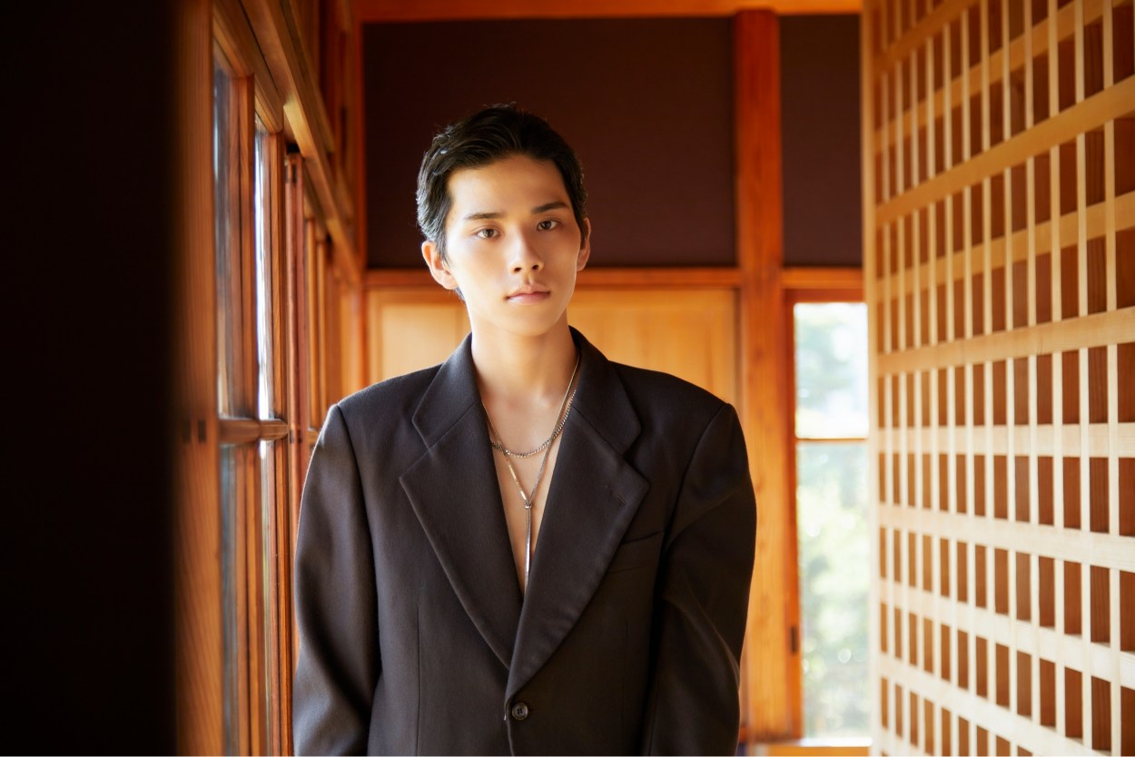 俳優・新正俊、1st写真集「records」を発売の画像