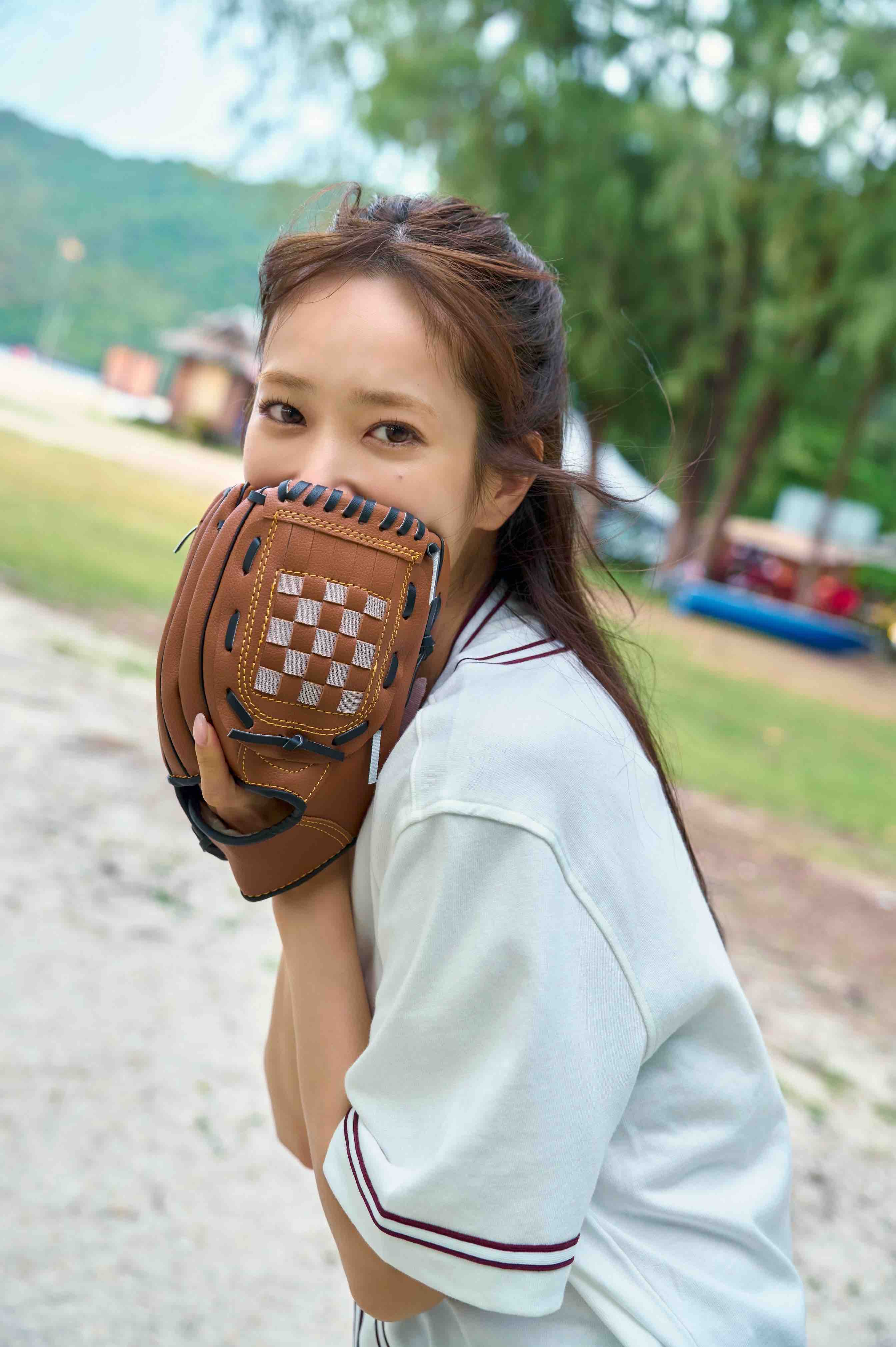 佐々木久美、写真集インタビューの画像