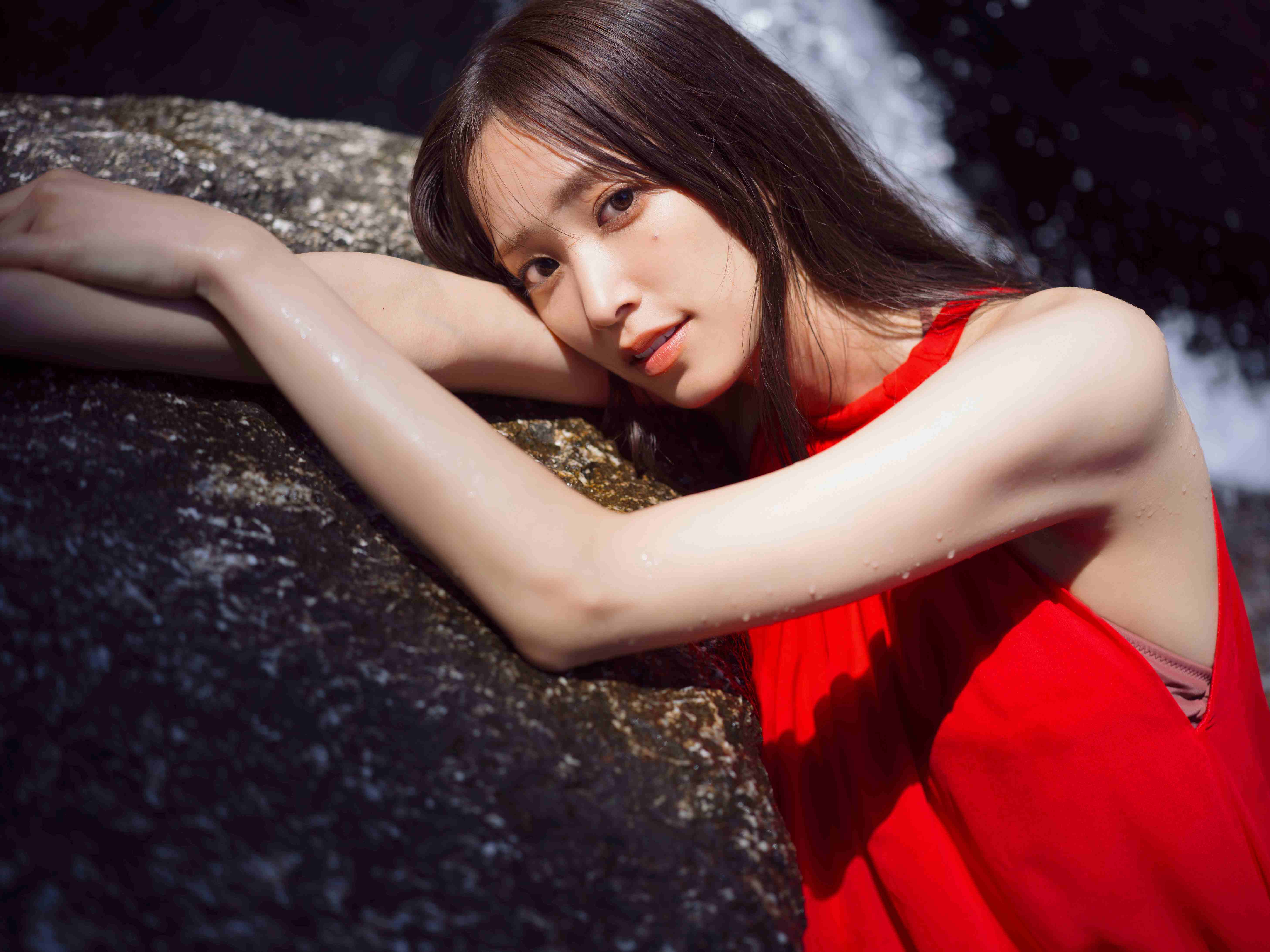 佐々木久美、写真集インタビューの画像