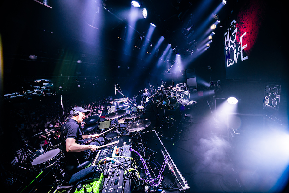 THE SPELLBOUND（撮影＝YUSUKE TAKAGI）