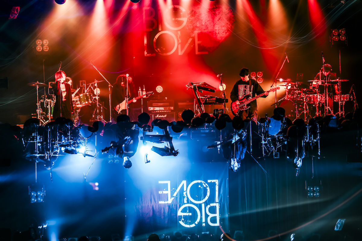 THE SPELLBOUND（撮影＝YUSUKE TAKAGI）