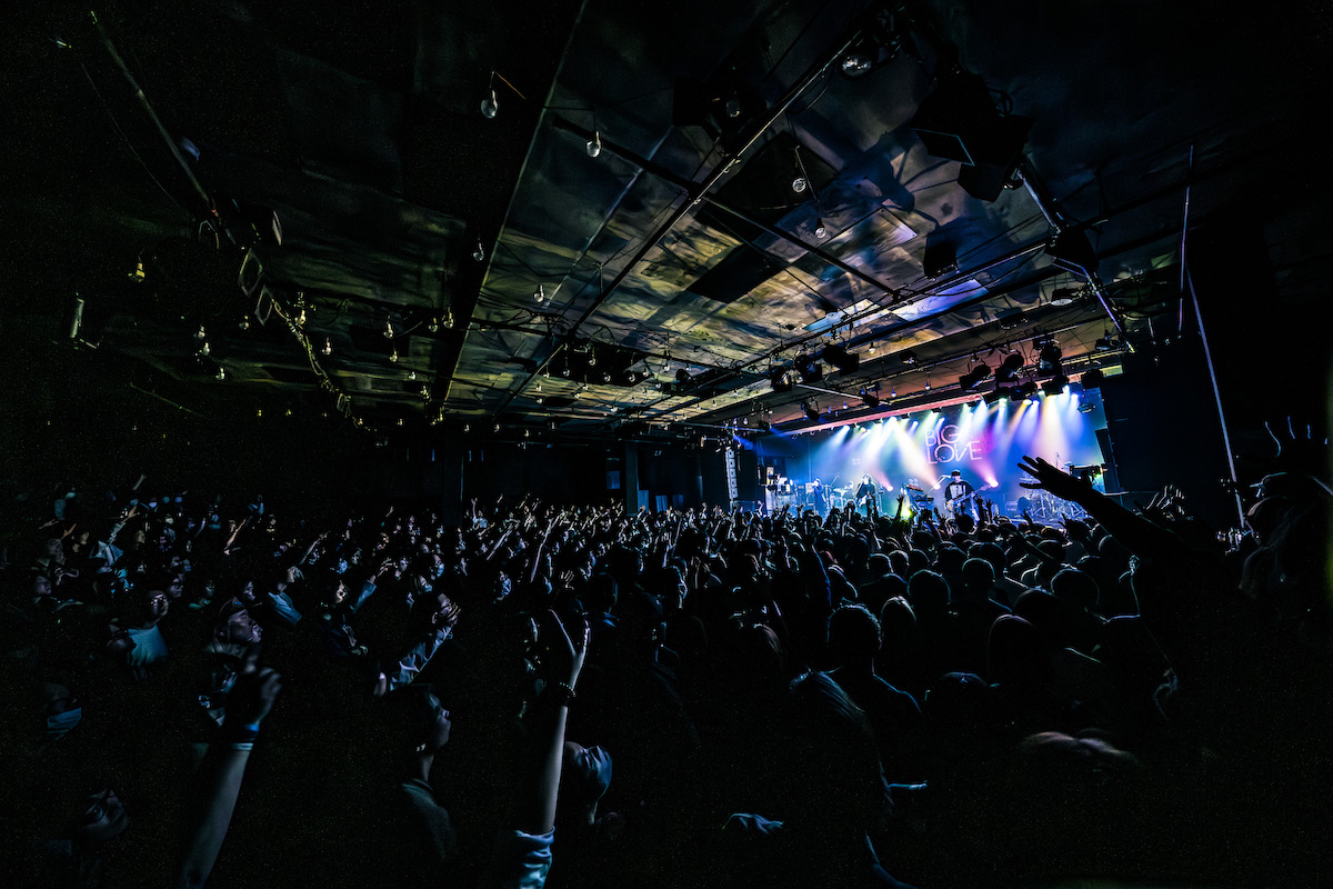 THE SPELLBOUND（撮影＝YUSUKE TAKAGI）