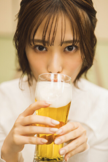 ウマ娘、ブルアカ……声優・夏吉ゆうこ初写真集