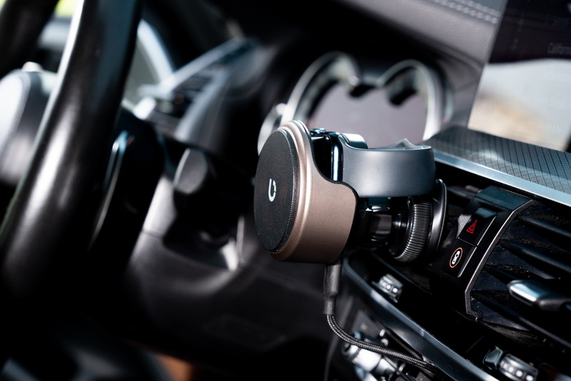 『Omnia X』最新車載充電器が登場の画像