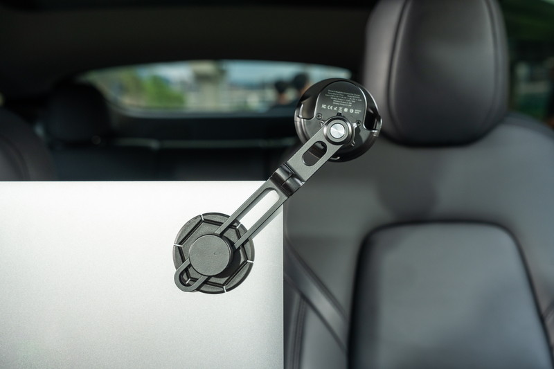 『Omnia X』最新車載充電器が登場の画像