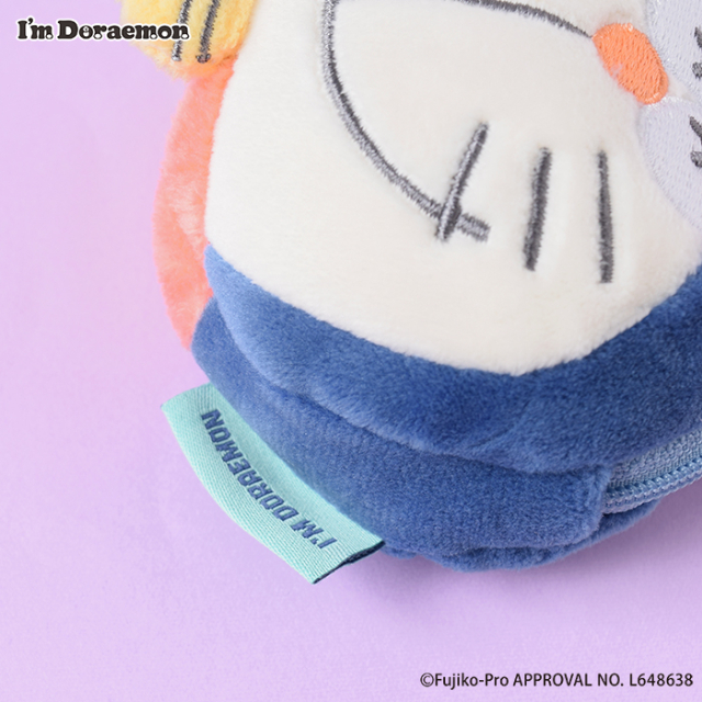 ドラえもんのふわもちフェイスポーチが登場の画像