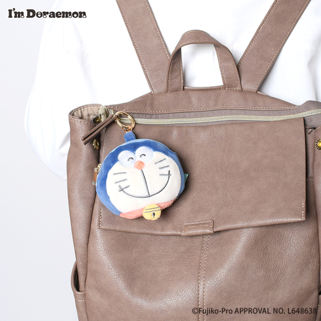 ドラえもんのふわもちフェイスポーチが登場の画像