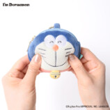 ドラえもんのふわもちフェイスポーチが登場の画像