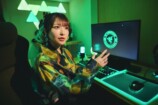 荒木美鈴が“ゲーミング壁紙”を試してみたの画像