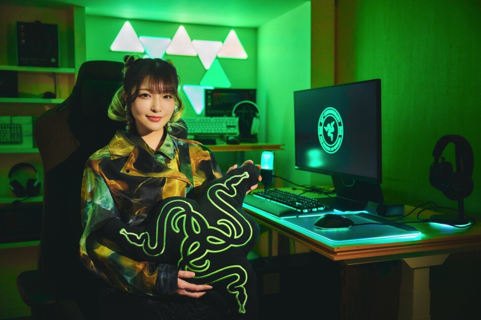 荒木美鈴が“ゲーミング壁紙”を試してみた