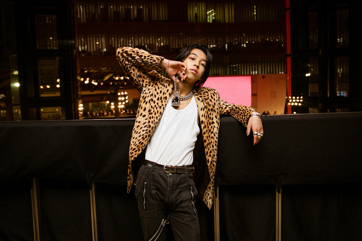 YOSHI、ドキュメンタリー配信&企画展開催