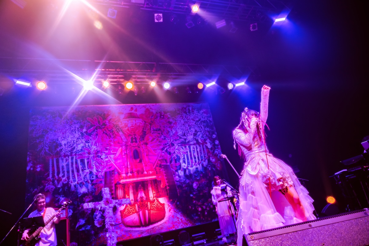 春の大森靖子祭三大ワンマンライブ『少女貫徹 四天王LIVE LAST AVEX ワンマン』（撮影＝汐留シユ）