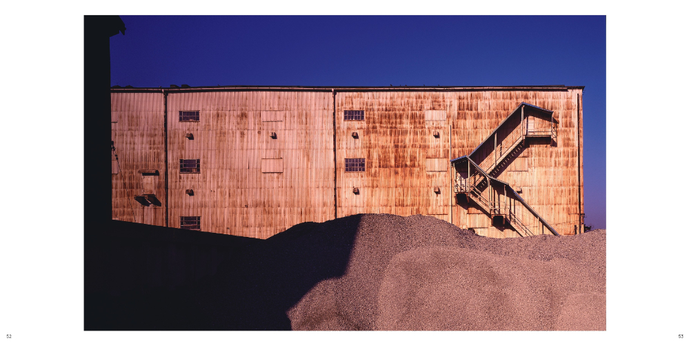 倉庫写真アルバム『ロストロフト』の画像