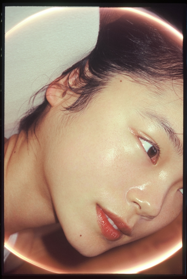 俳優・古川琴音の写真集が発売の画像