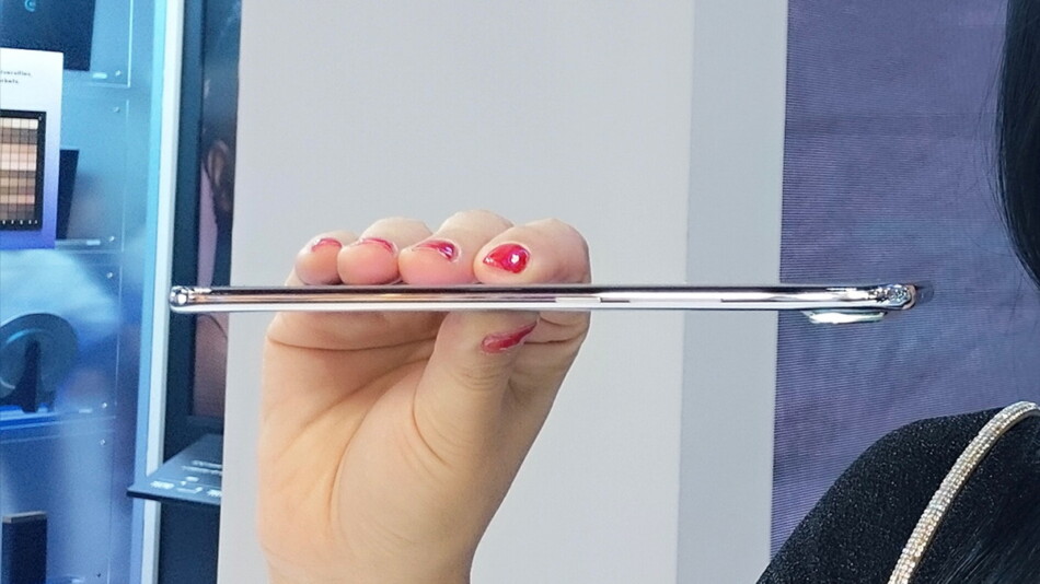 2025年のスマホトレンドは「超小型」へ？