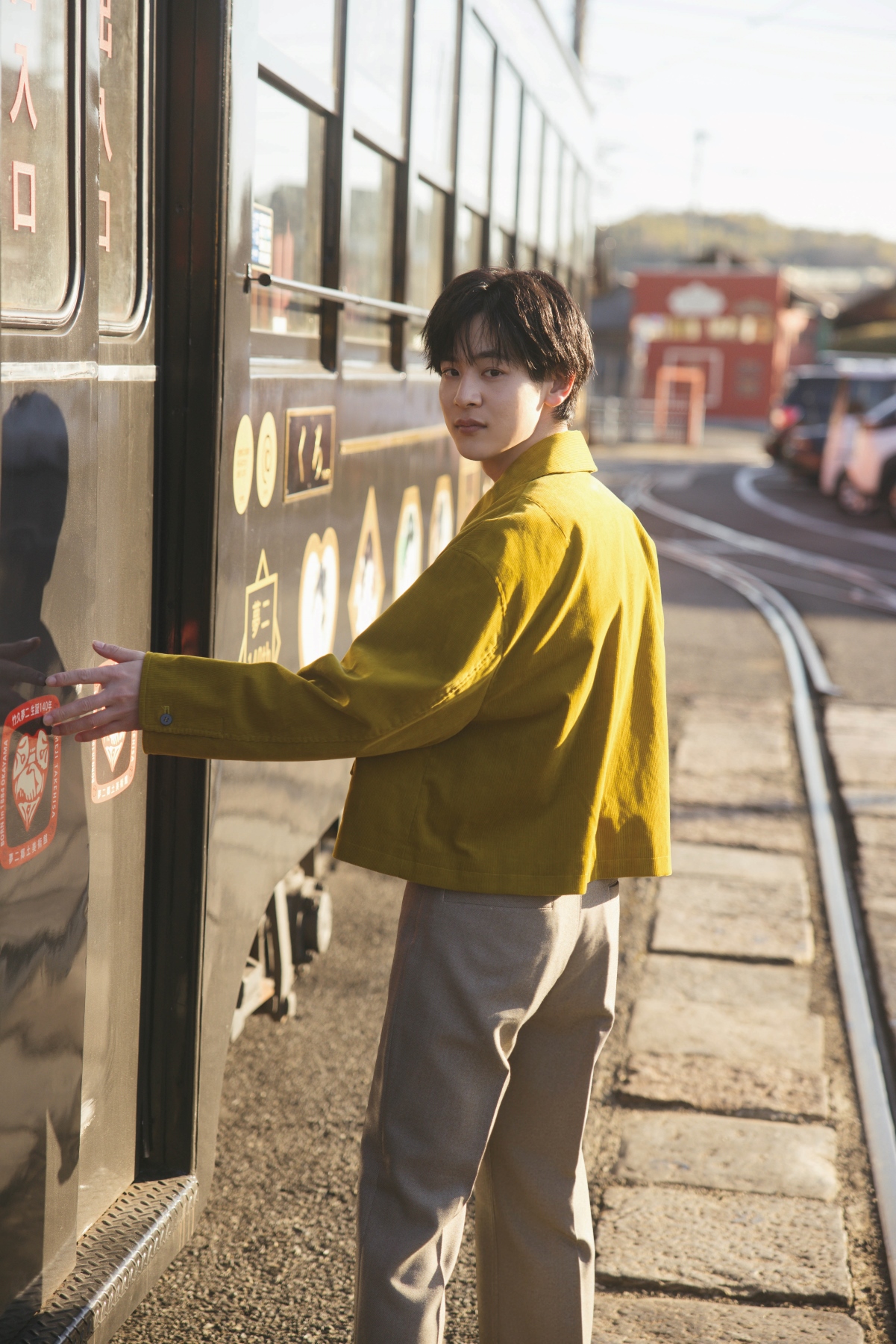「恋は闇」出演、小林虎之介の初写真集の画像