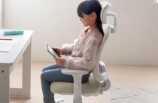 【タンスのゲン】体にフィットする高さ＆奥行調整機能付きの“ハイバック学習チェア”