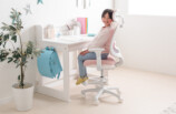 【タンスのゲン】体にフィットする高さ＆奥行調整機能付きの“ハイバック学習チェア”