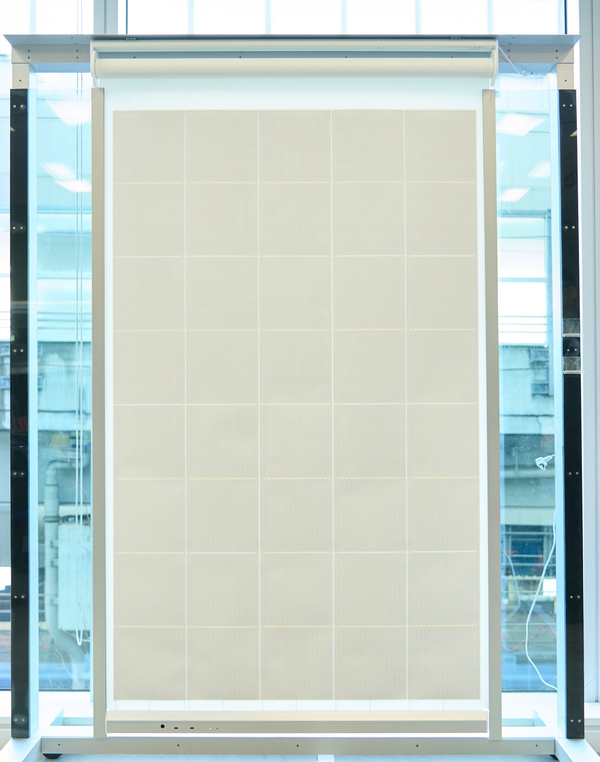 LIXIL「PVロールスクリーンシステム」