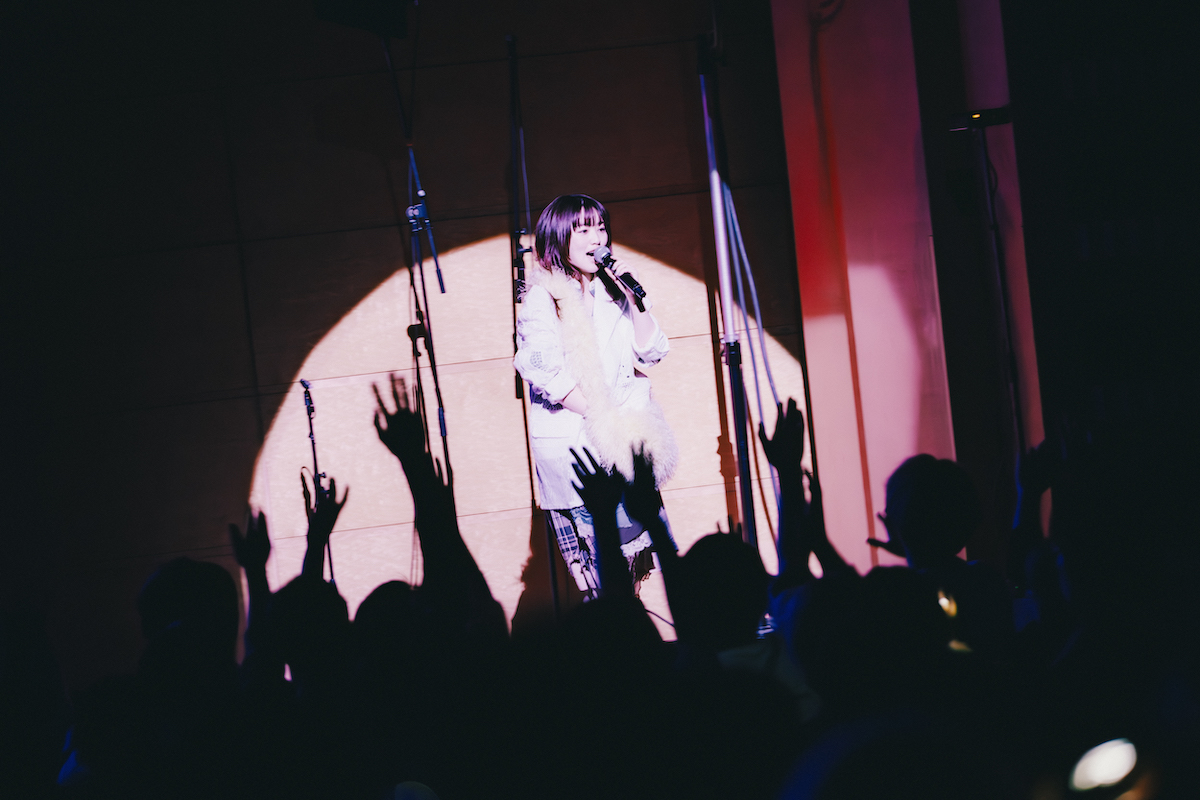 にしな（撮影＝Daiki Miura）