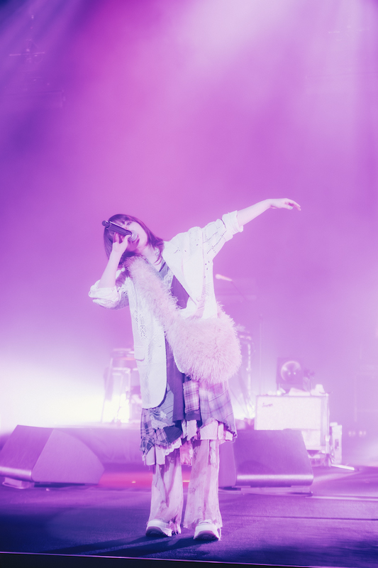 にしな（撮影＝Daiki Miura）