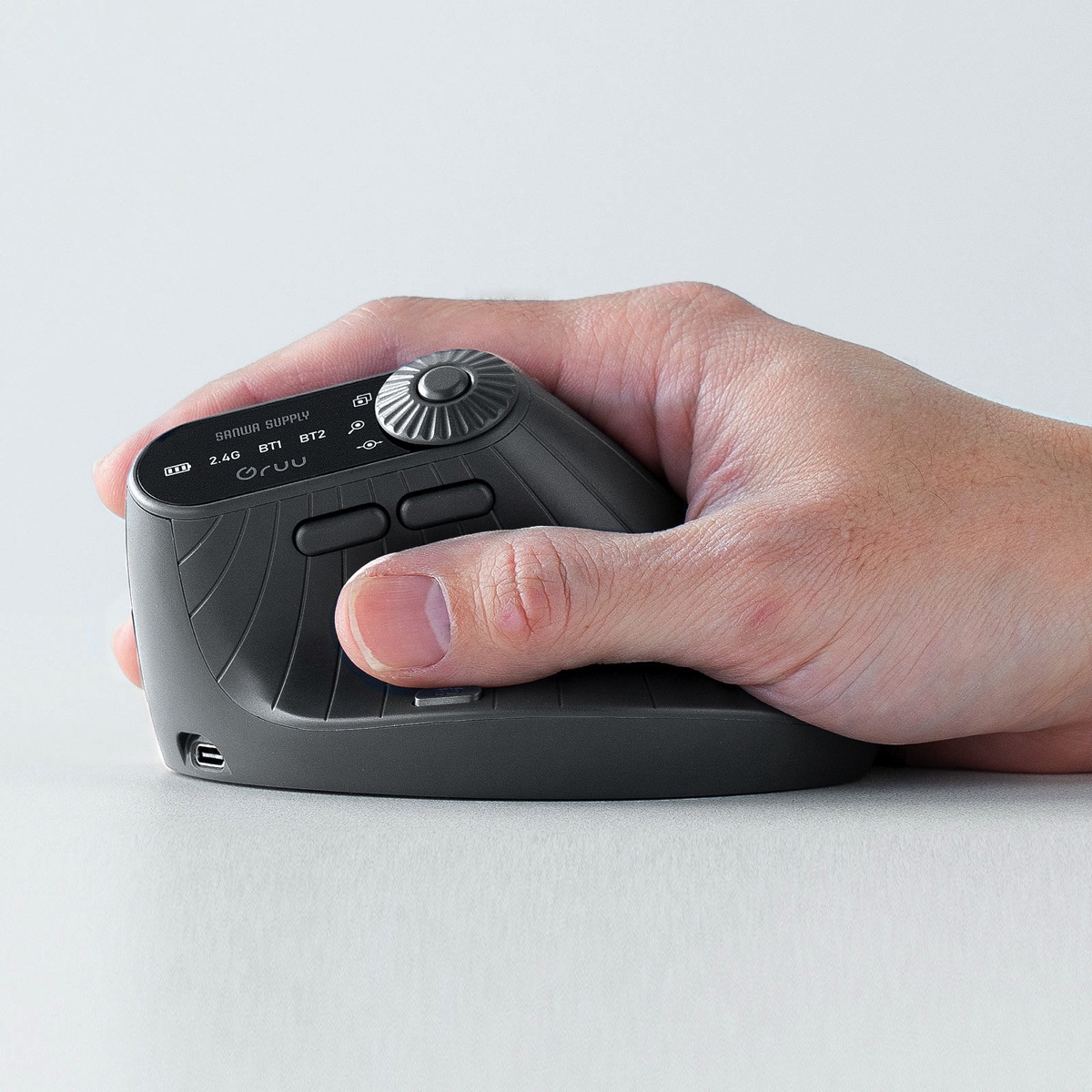 未来感ある「多機能エルゴマウス」が発売の画像