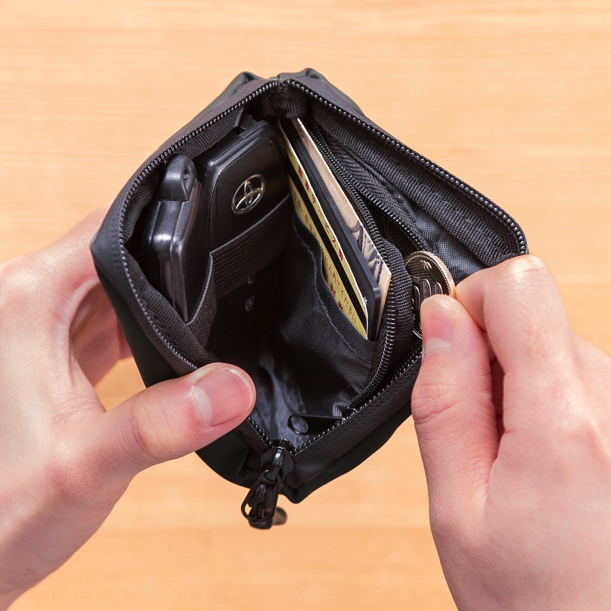 “正方形ケース”でスマートに収納の画像