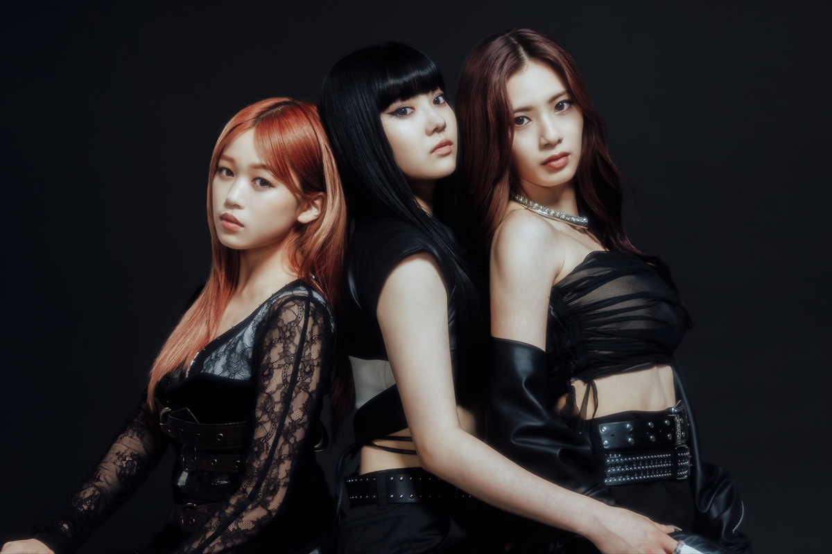 iScream、新曲「Reach for the Sky」MV公開