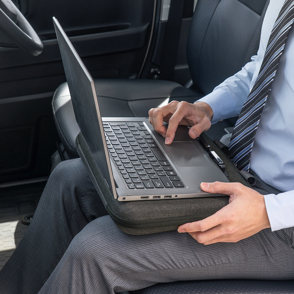 サンワサプライ、2in1セミハードPCケースの画像