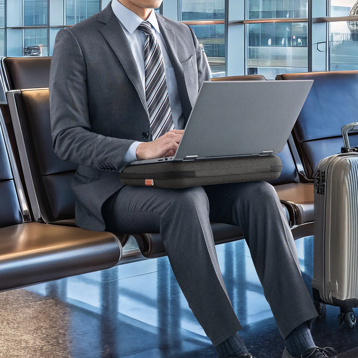 サンワサプライ、2in1セミハードPCケースの画像