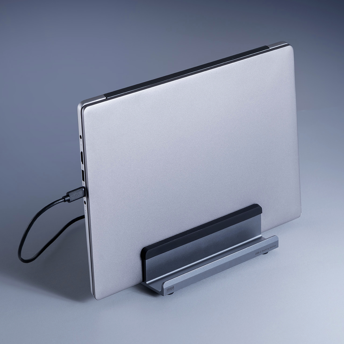 サンワサプライ、12in1ドッキングステーションの画像