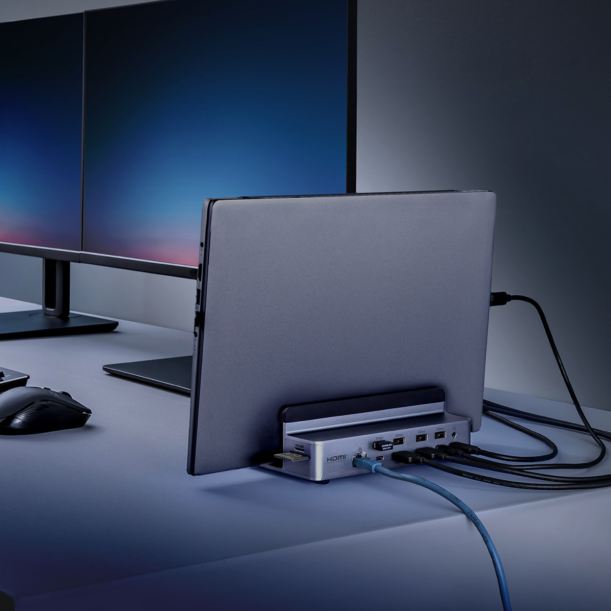 サンワサプライ、12in1ドッキングステーションの画像