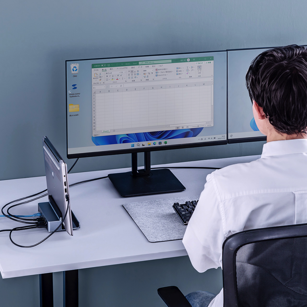 サンワサプライ、12in1ドッキングステーションの画像