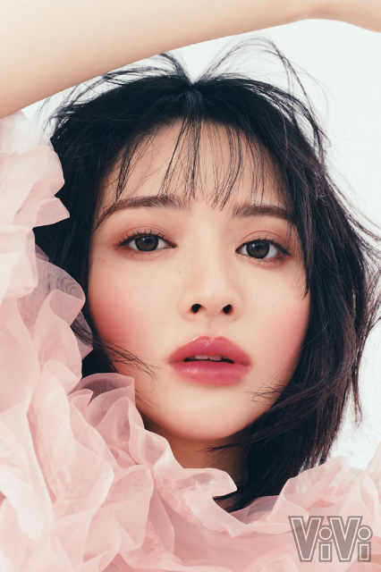 畑芽育を特集「ViVi」6月号の画像