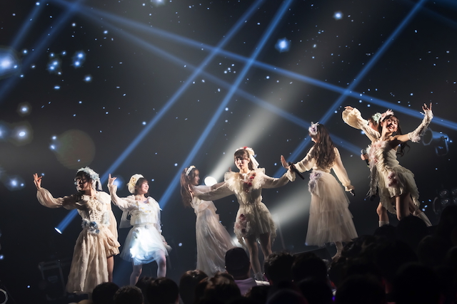 fav me デビューライブ 『STARTING NEW WORLD』より