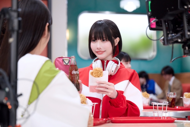 あの出演コカ・コーラ新CM『コチる放課後アンセム 「レストラン」篇』　メイキング写真