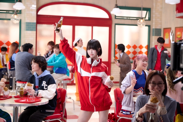 あの出演コカ・コーラ新CM『コチる放課後アンセム 「レストラン」篇』　メイキング写真