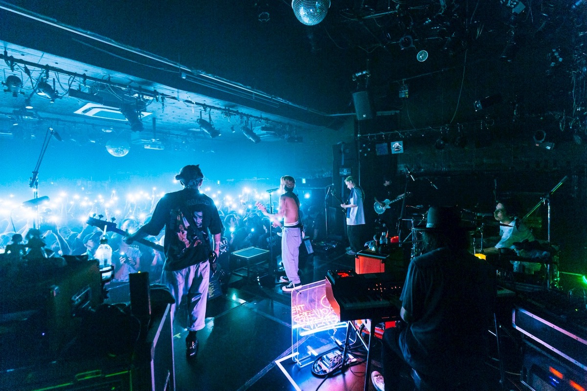 『The Ravens GHOST NOTES TOUR』（撮影＝Yoshifumi Shimizu）